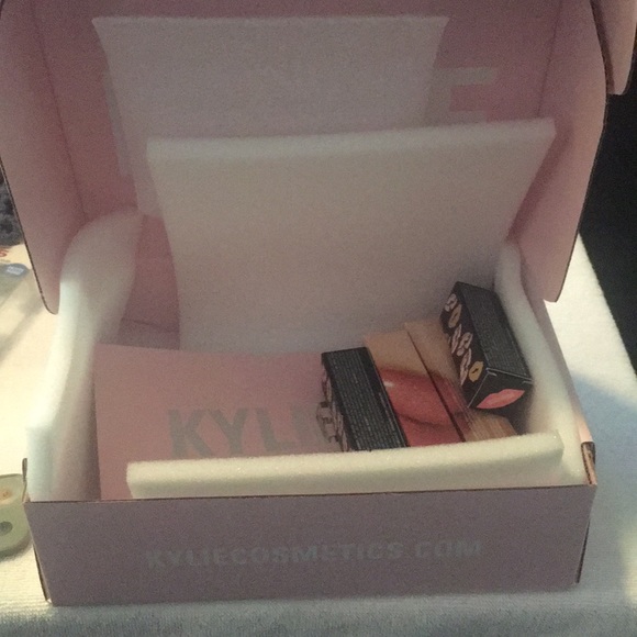 Kylie lipstick/gloss. Brand new one color swatched - Picture 4 of 5